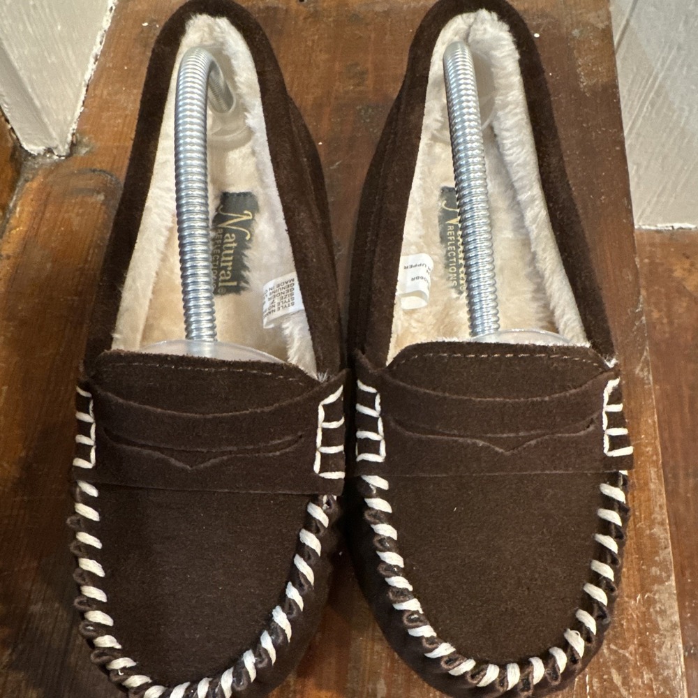Natural Reflections Wmn's Sz 7 Suede Moccasin Slippers Lined Slip-On Rubber NWOB
